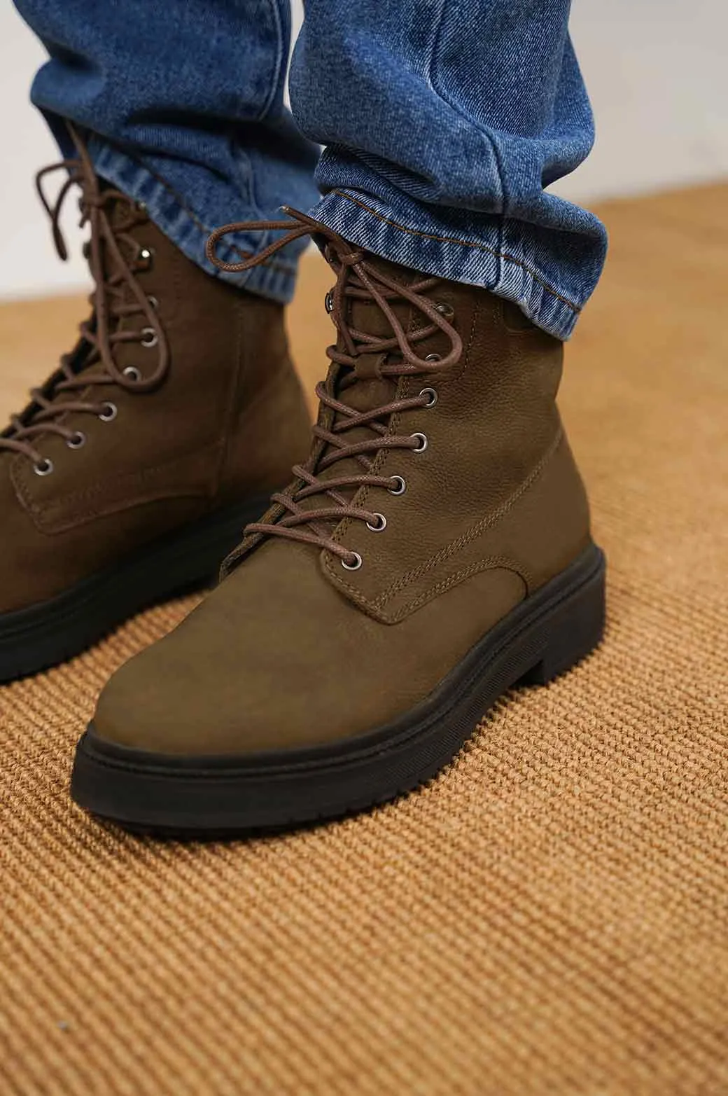 LACE-UP LEATHER BOOTS